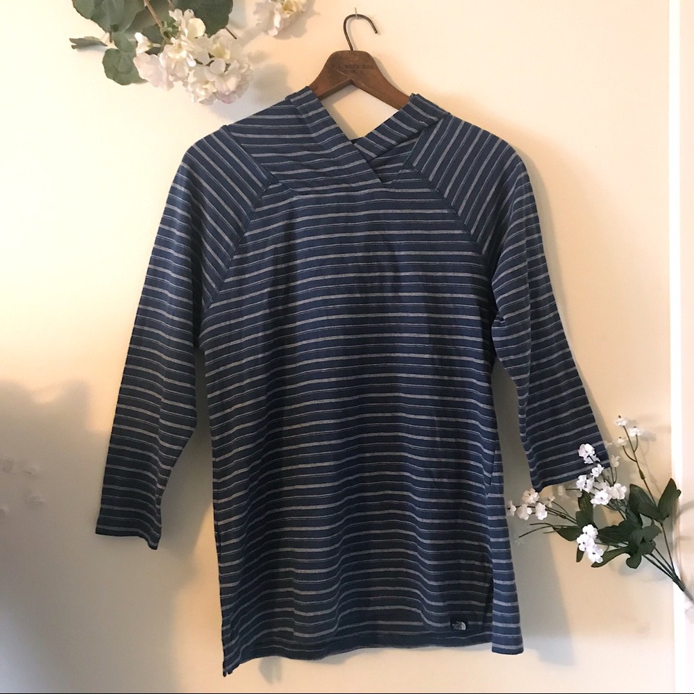 NWOT North Face lightweight hoodie quarter sleeve - Picture 8 of 8